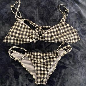 Black and white bikini set